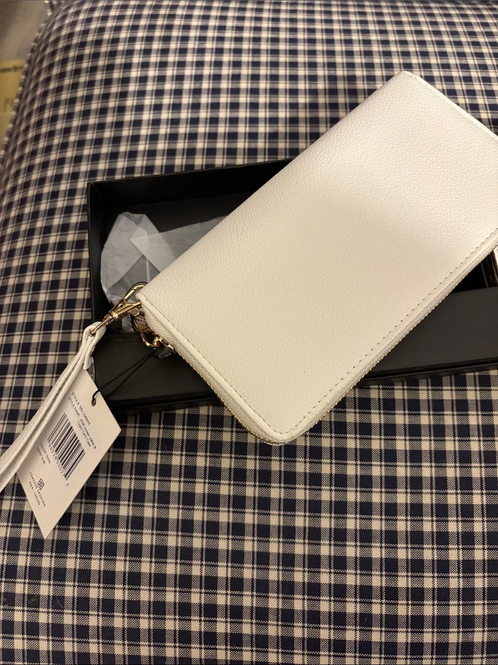 London Fog White Leather Wristlet and Card Wallet Gift Set